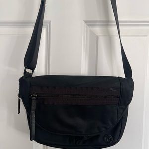 Lululemon crossbody. Good used condition. Any blemishes are shown in the pics.
